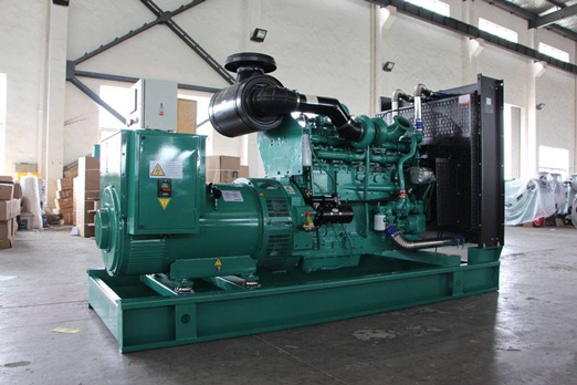 河津320kw康明斯柴油发电车出租